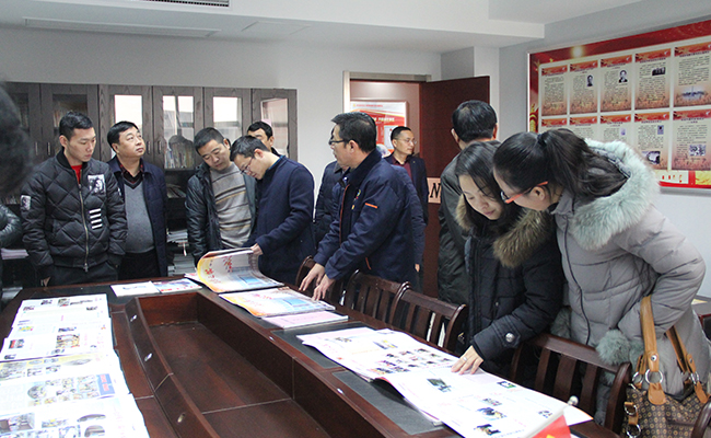 兴化市非公企业书记与成人抖音下载交流党建经验